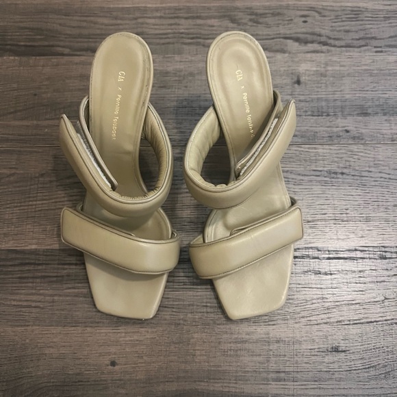 GIA BORGHINI
GIA BORGHINI X Pernille Teisbaek Perni 03 Slip-On Sandals - Picture 1 of 4
